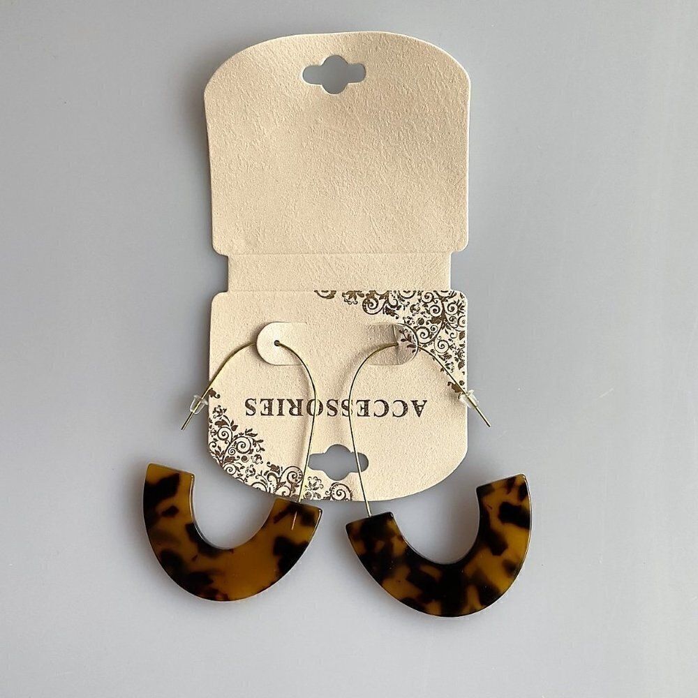 New Tortoise Shell Hoop Thread Earrings - Picture 2 of 4